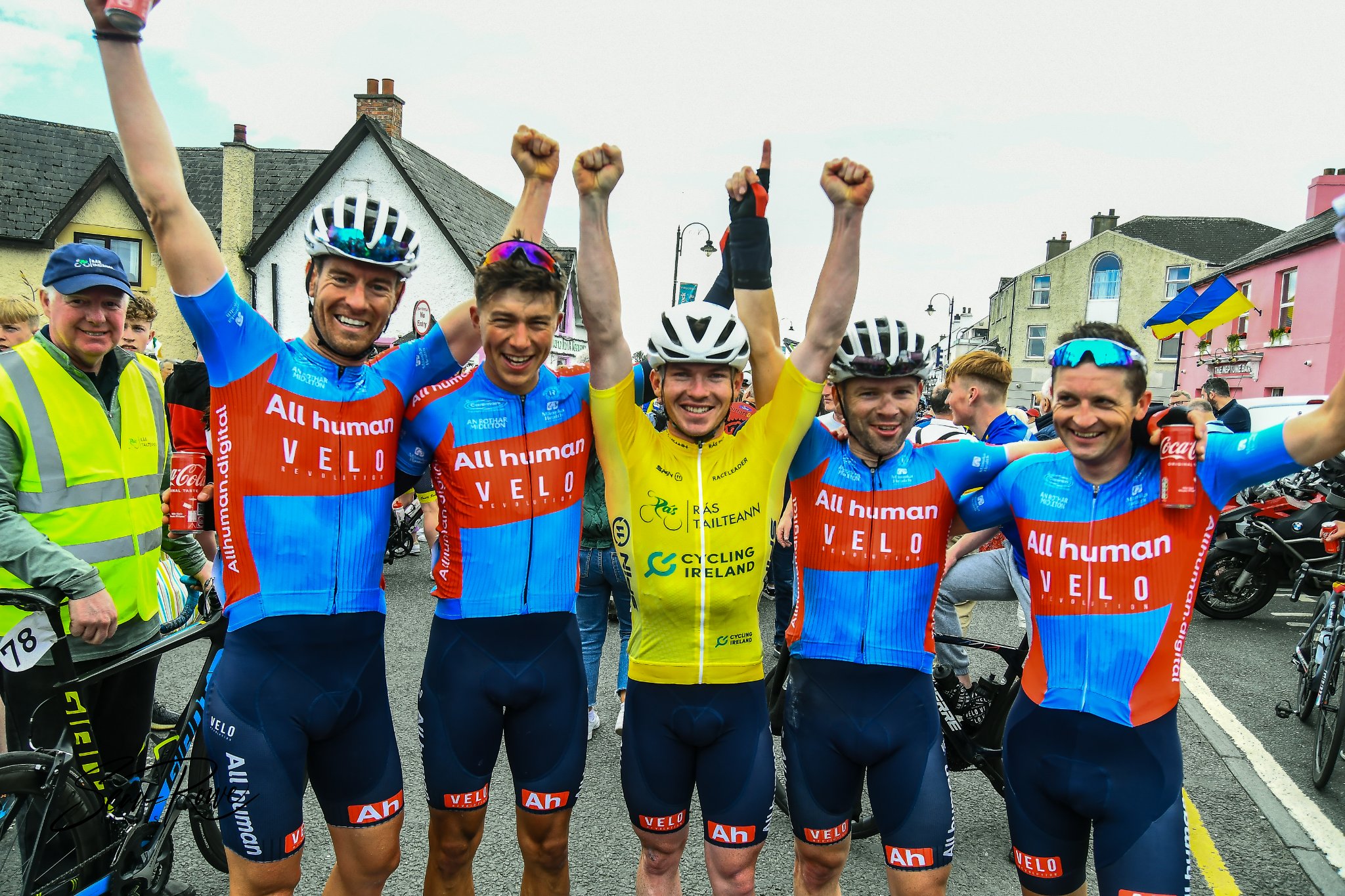 Daire Feeley and team celebrate Rás win